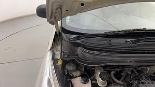 Used 2014 Hyundai Eon [2011-2018] Magna + Petrol Manual engine ENGINE RIGHT SIDE HINGE & APRON VIEW