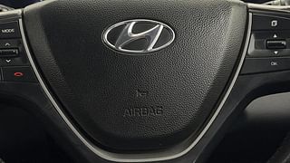 Used 2015 Hyundai Elite i20 [2014-2018] Asta 1.2 Petrol Manual top_features Airbags