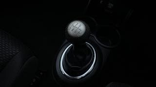 Used 2017 Honda BR-V [2016-2020] V MT Petrol Petrol Manual interior GEAR  KNOB VIEW