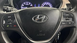 Used 2017 Hyundai Elite i20 [2014-2018] Sportz 1.2 Petrol Manual top_features Steering mounted controls