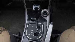 Used 2019 Mahindra XUV500 [2018-2021] W7 AT Diesel Automatic interior GEAR  KNOB VIEW