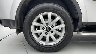 Used 2019 Mahindra XUV500 [2017-2021] W9 AT Diesel Automatic tyres RIGHT REAR TYRE RIM VIEW