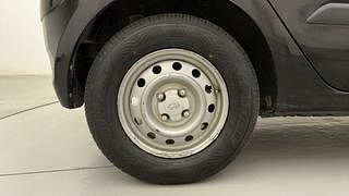 Used 2011 Hyundai i10 [2010-2016] Era Petrol Petrol Manual tyres RIGHT REAR TYRE RIM VIEW