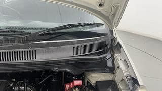 Used 2014 Maruti Suzuki Ritz [2012-2017] Lxi Petrol Manual engine ENGINE LEFT SIDE HINGE & APRON VIEW