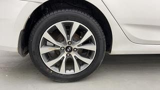 Used 2016 Hyundai Fluidic Verna 4S [2015-2018] 1.6 VTVT SX AT Petrol Automatic tyres RIGHT REAR TYRE RIM VIEW