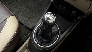 Used 2011 Hyundai i20 [2011-2014] 1.2 sportz Petrol Manual interior GEAR  KNOB VIEW