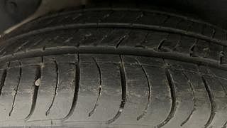 Used 2016 Hyundai Creta [2015-2018] 1.4 Base Diesel Manual tyres RIGHT REAR TYRE TREAD VIEW
