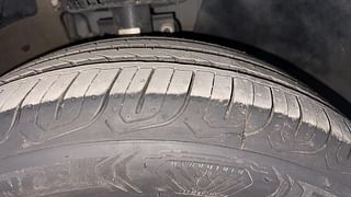 Used 2018 Volkswagen Polo [2018-2022] Comfortline 1.0L (P) Petrol Manual tyres RIGHT FRONT TYRE TREAD VIEW