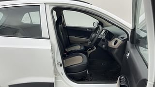 Used 2019 Hyundai Grand i10 [2017-2020] Sportz AT 1.2 Kappa VTVT Petrol Automatic interior RIGHT SIDE FRONT DOOR CABIN VIEW