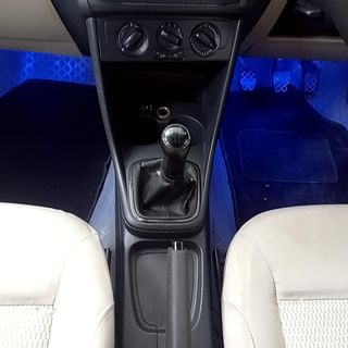 Used 2012 Volkswagen Polo [2010-2014] Comfortline 1.2L (P) Petrol Manual interior GEAR  KNOB VIEW