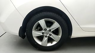 Used 2012 Hyundai Neo Fluidic Elantra [2012-2016] 1.8 SX MT VTVT Petrol Manual tyres RIGHT REAR TYRE RIM VIEW