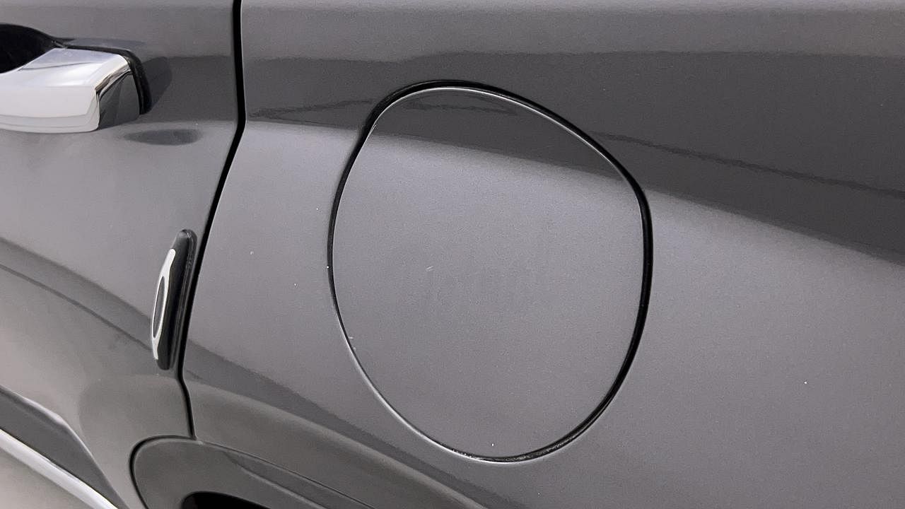 Used 2020 Hyundai Venue [2019-2022] S 1.2 Petrol Manual dents MINOR SCRATCH