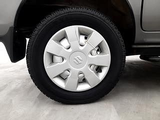 Used 2021 Maruti Suzuki Eeco AC+HTR 5 STR Petrol Manual tyres RIGHT REAR TYRE RIM VIEW