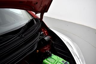 Used 2012 Hyundai Eon [2011-2018] Magna Petrol Manual engine ENGINE RIGHT SIDE HINGE & APRON VIEW