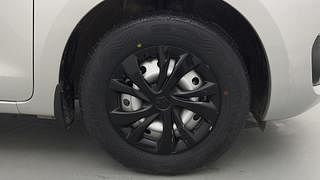 Used 2020 Maruti Suzuki Swift [2017-2021] LXI Petrol Manual tyres RIGHT FRONT TYRE RIM VIEW