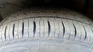 Used 2016 Honda Amaze [2013-2018] 1.2 VX AT i-VTEC Petrol Automatic tyres LEFT FRONT TYRE TREAD VIEW