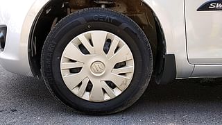Used 2014 Maruti Suzuki Swift [2011-2017] VDi Diesel Manual tyres LEFT FRONT TYRE RIM VIEW