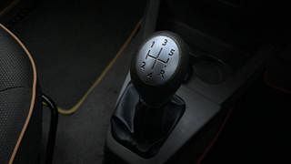 Used 2016 Renault Lodgy [2015-2019] 85 PS RXL Diesel Manual interior GEAR  KNOB VIEW