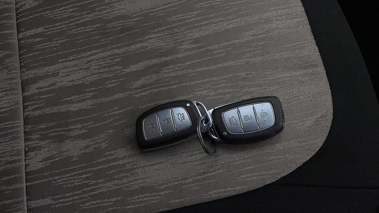 Used 2015 Hyundai Grand i10 [2013-2017] Asta AT 1.2 Kappa VTVT Petrol Automatic extra CAR KEY VIEW
