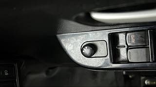 Used 2017 Maruti Suzuki Wagon R 1.0 [2010-2019] VXi Petrol Manual top_features Adjustable ORVM