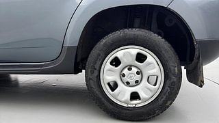 Used 2015 Renault Duster [2012-2015] 85 PS RxL Diesel Manual tyres LEFT REAR TYRE RIM VIEW