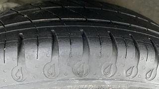Used 2015 Hyundai Grand i10 [2013-2017] Sportz 1.2 Kappa VTVT Petrol Manual tyres RIGHT REAR TYRE TREAD VIEW