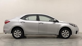 Used 2016 Toyota Corolla Altis [2014-2017] G Petrol Petrol Manual exterior RIGHT SIDE VIEW