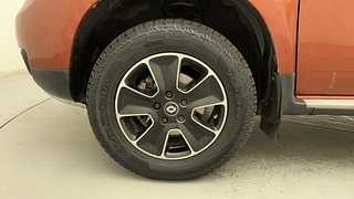 Used 2018 Renault Duster [2015-2019] 110 PS RXZ 4X2 AMT Diesel Automatic tyres LEFT FRONT TYRE RIM VIEW