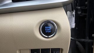 Used 2018 Toyota Yaris [2018-2021] VX CVT Petrol Automatic top_features Keyless start