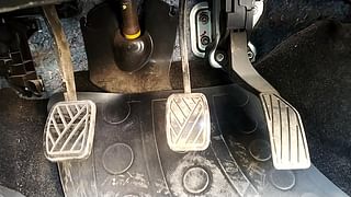 Used 2016 Maruti Suzuki Swift [2011-2017] VXi Petrol Manual interior PEDALS VIEW