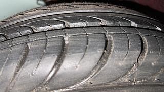Used 2015 Hyundai Eon [2011-2018] Magna + Petrol Manual tyres RIGHT REAR TYRE TREAD VIEW