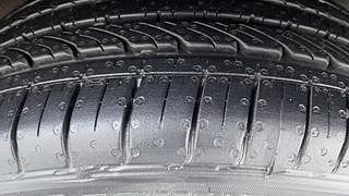 Used 2016 Maruti Suzuki Baleno [2015-2019] Alpha Diesel Diesel Manual tyres RIGHT FRONT TYRE TREAD VIEW