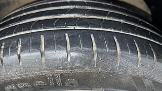 Used 2016 Maruti Suzuki Baleno [2015-2019] Alpha Petrol Petrol Manual tyres RIGHT FRONT TYRE TREAD VIEW