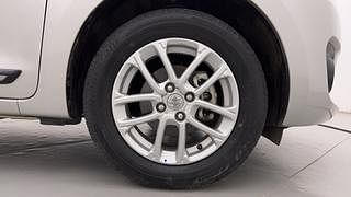 Used 2022 Maruti Suzuki Swift ZXI AMT Petrol Automatic tyres RIGHT FRONT TYRE RIM VIEW
