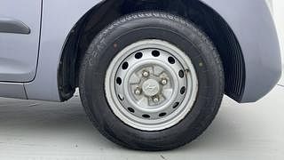 Used 2015 Hyundai Eon [2011-2018] Era + Petrol Manual tyres RIGHT FRONT TYRE RIM VIEW