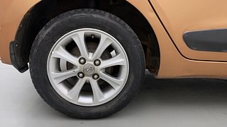 Used 2015 Hyundai Grand i10 [2013-2017] Asta AT 1.2 Kappa VTVT Petrol Automatic tyres RIGHT REAR TYRE RIM VIEW