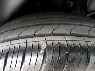 Used 2019 Hyundai Creta [2018-2020] 1.6 E+ VTVT Petrol Manual tyres LEFT REAR TYRE TREAD VIEW