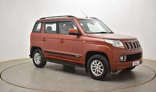Used 2017 Mahindra TUV300 [2015-2020] T8 Diesel Manual exterior RIGHT FRONT CORNER VIEW