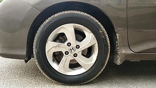 Used 2015 Honda City [2014-2017] VX Petrol Manual tyres LEFT FRONT TYRE RIM VIEW