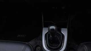 Used 2018 Honda WR-V [2017-2020] i-DTEC VX Diesel Manual interior GEAR  KNOB VIEW