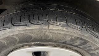 Used 2012 Hyundai i10 [2010-2016] Magna Petrol Petrol Manual tyres LEFT FRONT TYRE TREAD VIEW