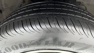 Used 2019 Tata Nexon [2017-2020] XZA Plus AMT Petrol Petrol Automatic tyres RIGHT FRONT TYRE TREAD VIEW
