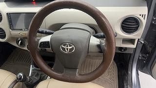 Used 2014 Toyota Etios [2010-2017] VD Diesel Manual top_features Leather-wrapped steering wheel
