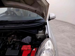 Used 2015 Honda Amaze [2013-2016] 1.2 VX AT i-VTEC Petrol Automatic engine ENGINE LEFT SIDE HINGE & APRON VIEW