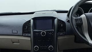 Used 2016 Mahindra XUV500 [2015-2018] W10 FWD AT 1.99 Diesel Automatic interior MUSIC SYSTEM & AC CONTROL VIEW