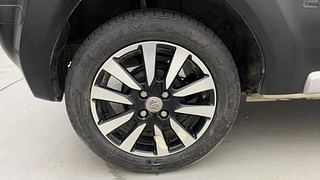 Used 2014 Toyota Etios Cross [2014-2020] 1.2 G Petrol Manual tyres RIGHT REAR TYRE RIM VIEW