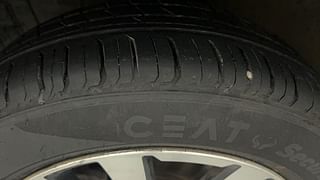 Used 2015 Toyota Etios Cross [2014-2020] 1.5 V Petrol Manual tyres LEFT FRONT TYRE TREAD VIEW