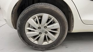 Used 2014 Maruti Suzuki Swift [2011-2017] ZXi Petrol Manual tyres RIGHT REAR TYRE RIM VIEW