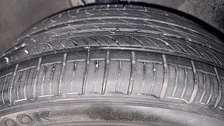 Used 2014 Hyundai Elite i20 [2014-2018] Sportz 1.2 Petrol Manual tyres RIGHT FRONT TYRE TREAD VIEW