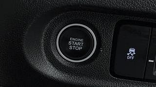 Used 2021 Hyundai Creta SX Petrol Petrol Manual top_features Keyless start